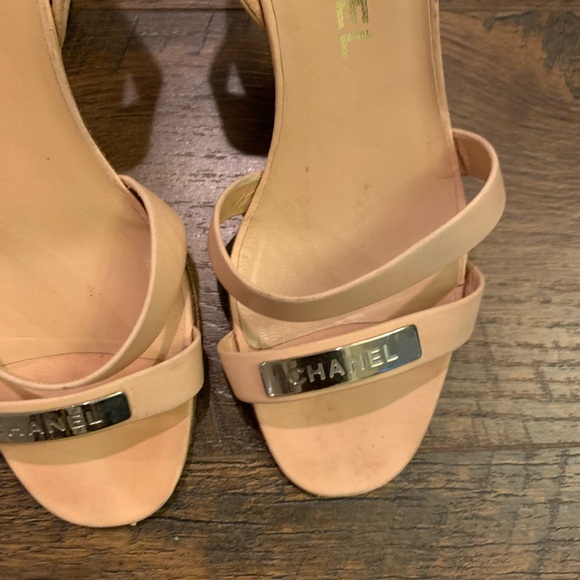 CHANEL lambskin logo sling back sandals - Picture 8 of 13